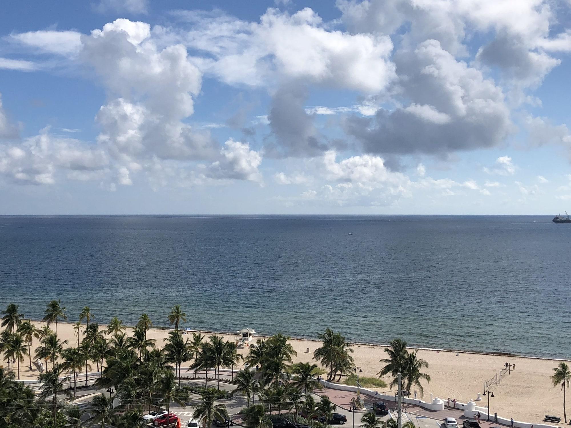 Bahia Mar Fort Lauderdale Beach - Doubletree By Hilton Hotel Exterior photo