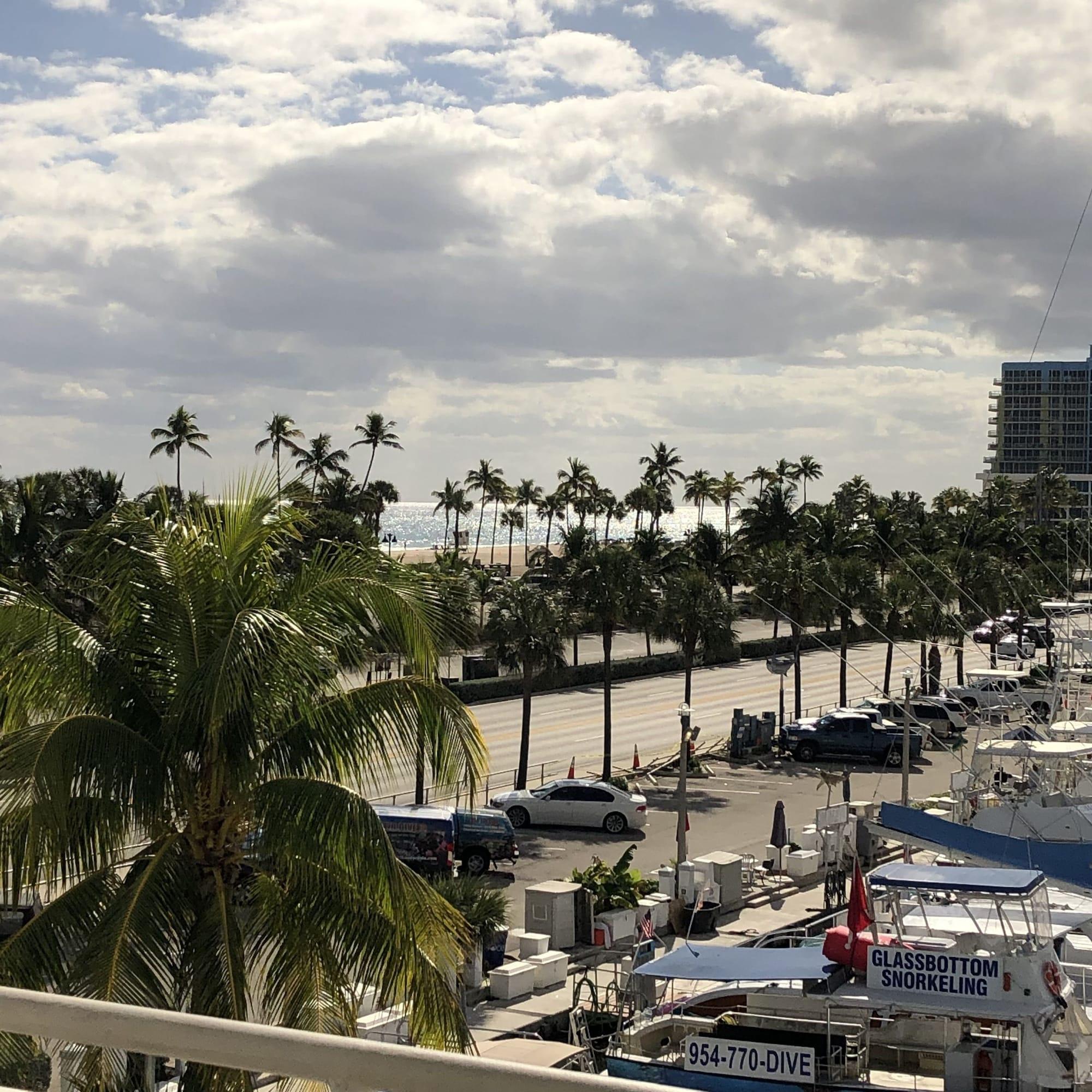 Bahia Mar Fort Lauderdale Beach - Doubletree By Hilton Hotel Exterior photo