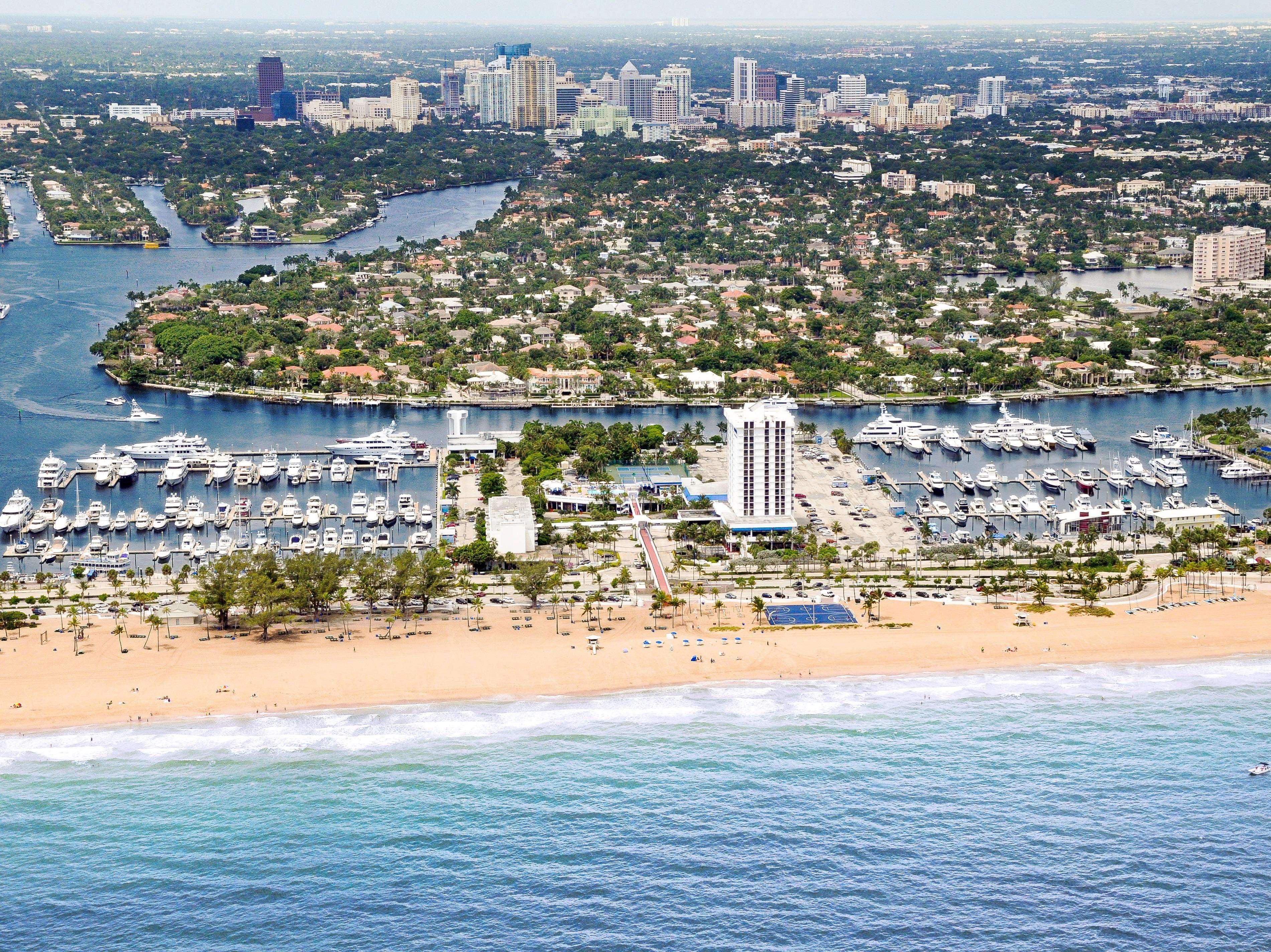 Bahia Mar Fort Lauderdale Beach - Doubletree By Hilton Hotel Exterior photo